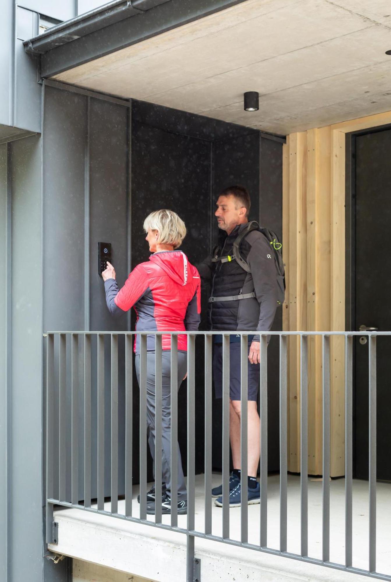 Forsthaus Apartments - Ski + Bike & Hike คลาฟเฟอร์ อัม โฮคฟิทต์ ภายนอก รูปภาพ