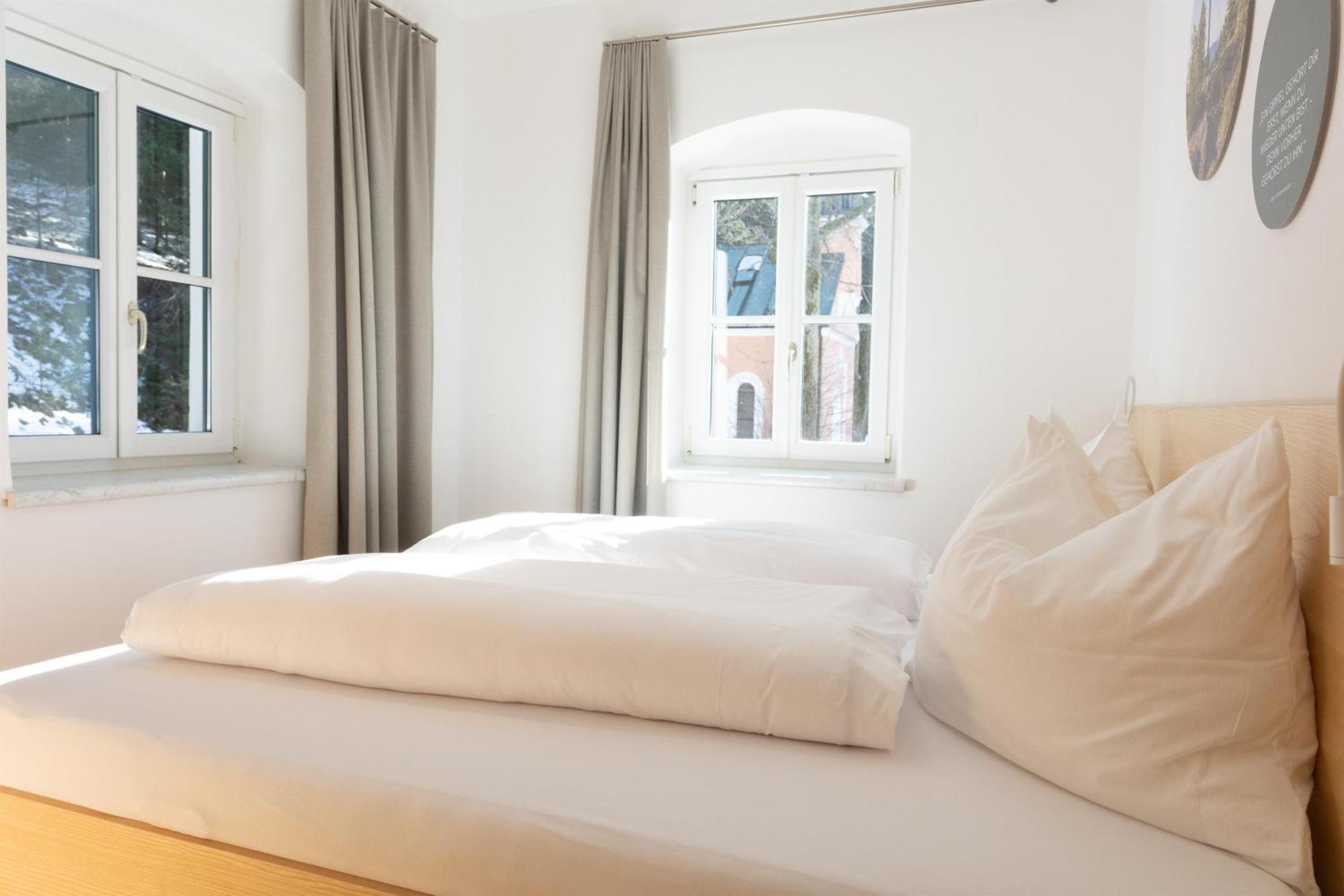 Forsthaus Apartments - Ski + Bike & Hike คลาฟเฟอร์ อัม โฮคฟิทต์ ภายนอก รูปภาพ