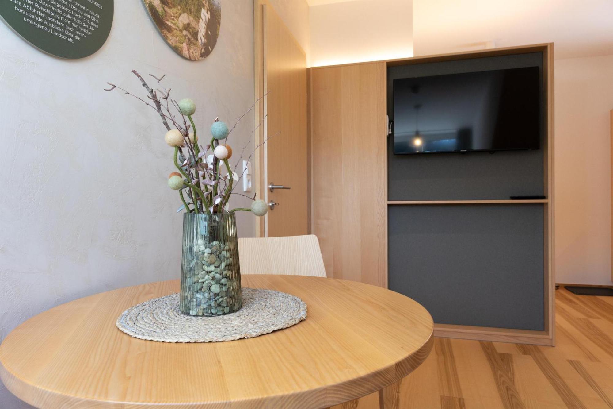 Forsthaus Apartments - Ski + Bike & Hike คลาฟเฟอร์ อัม โฮคฟิทต์ ภายนอก รูปภาพ
