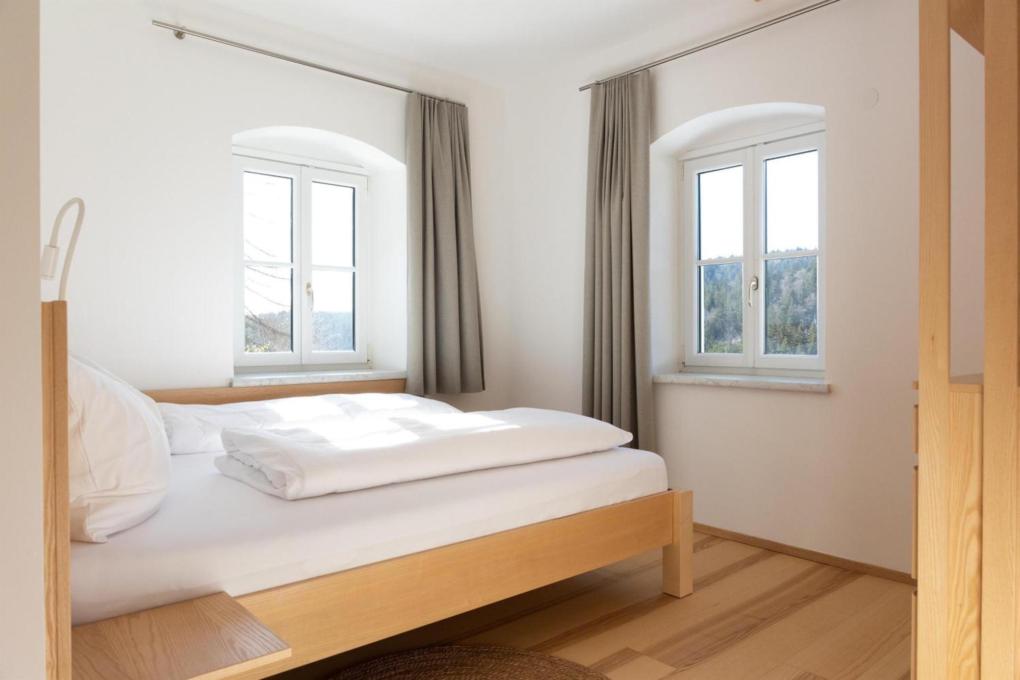 Forsthaus Apartments - Ski + Bike & Hike คลาฟเฟอร์ อัม โฮคฟิทต์ ภายนอก รูปภาพ