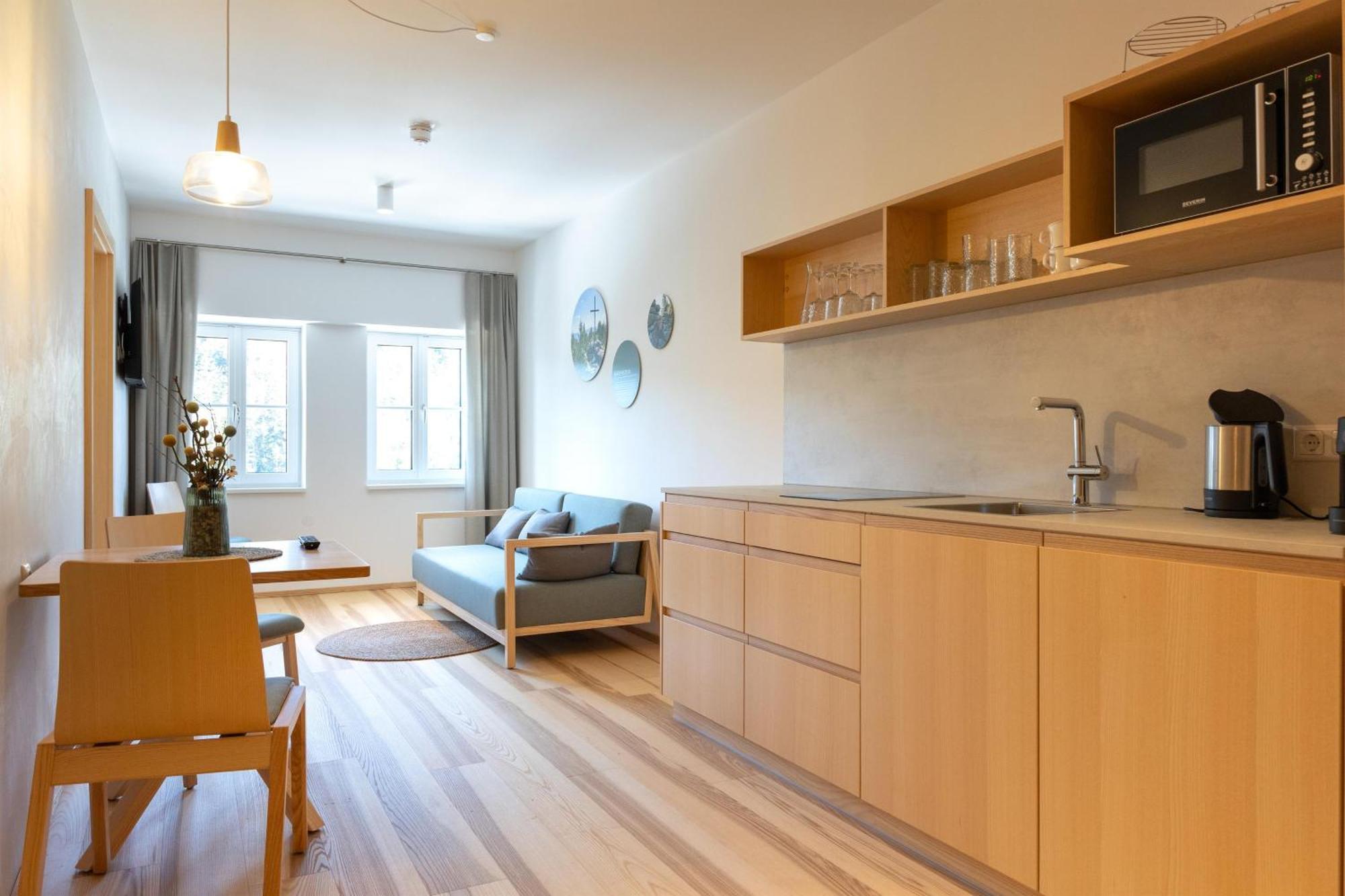 Forsthaus Apartments - Ski + Bike & Hike คลาฟเฟอร์ อัม โฮคฟิทต์ ภายนอก รูปภาพ